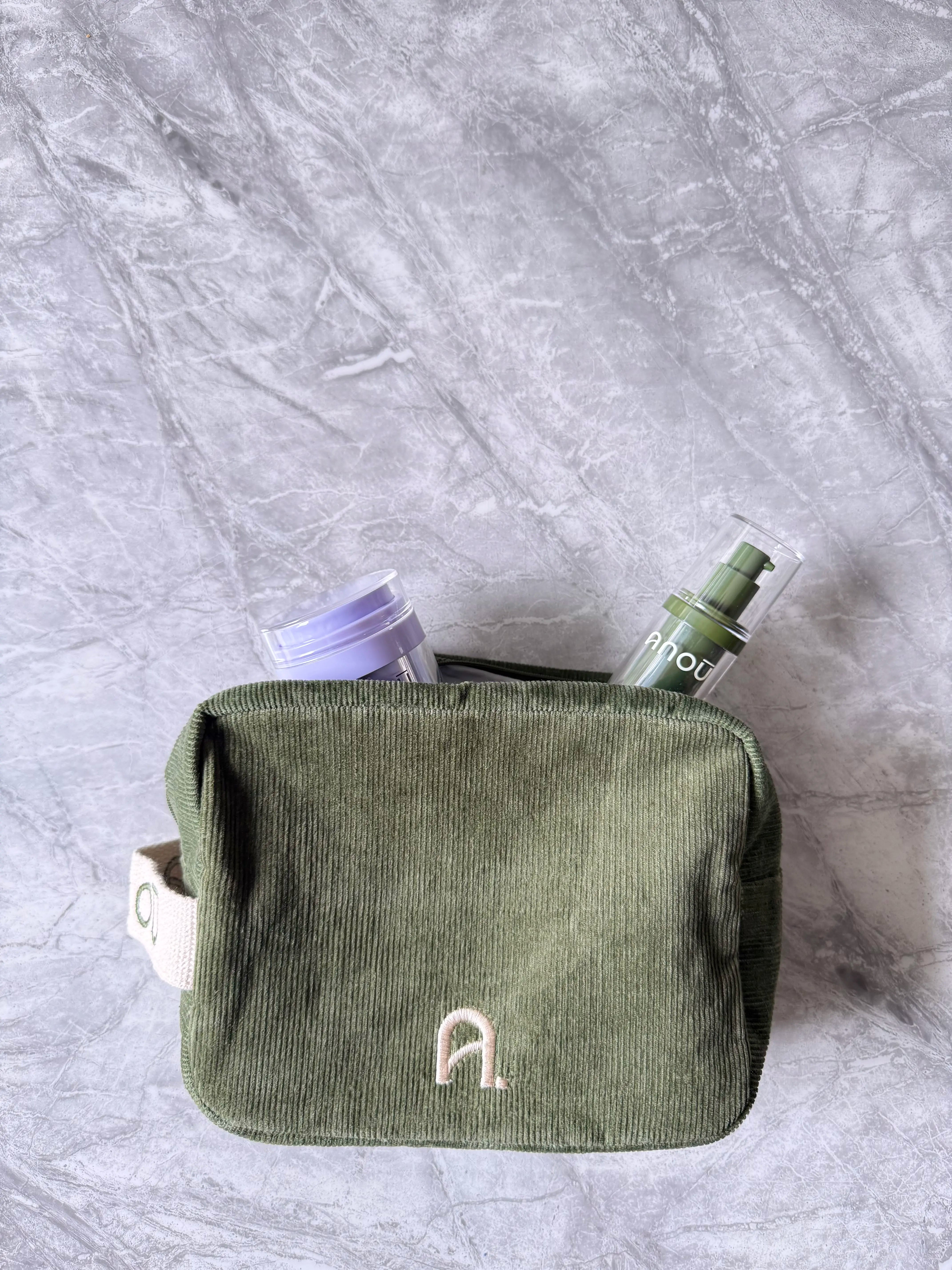 Anoū Carryall hover