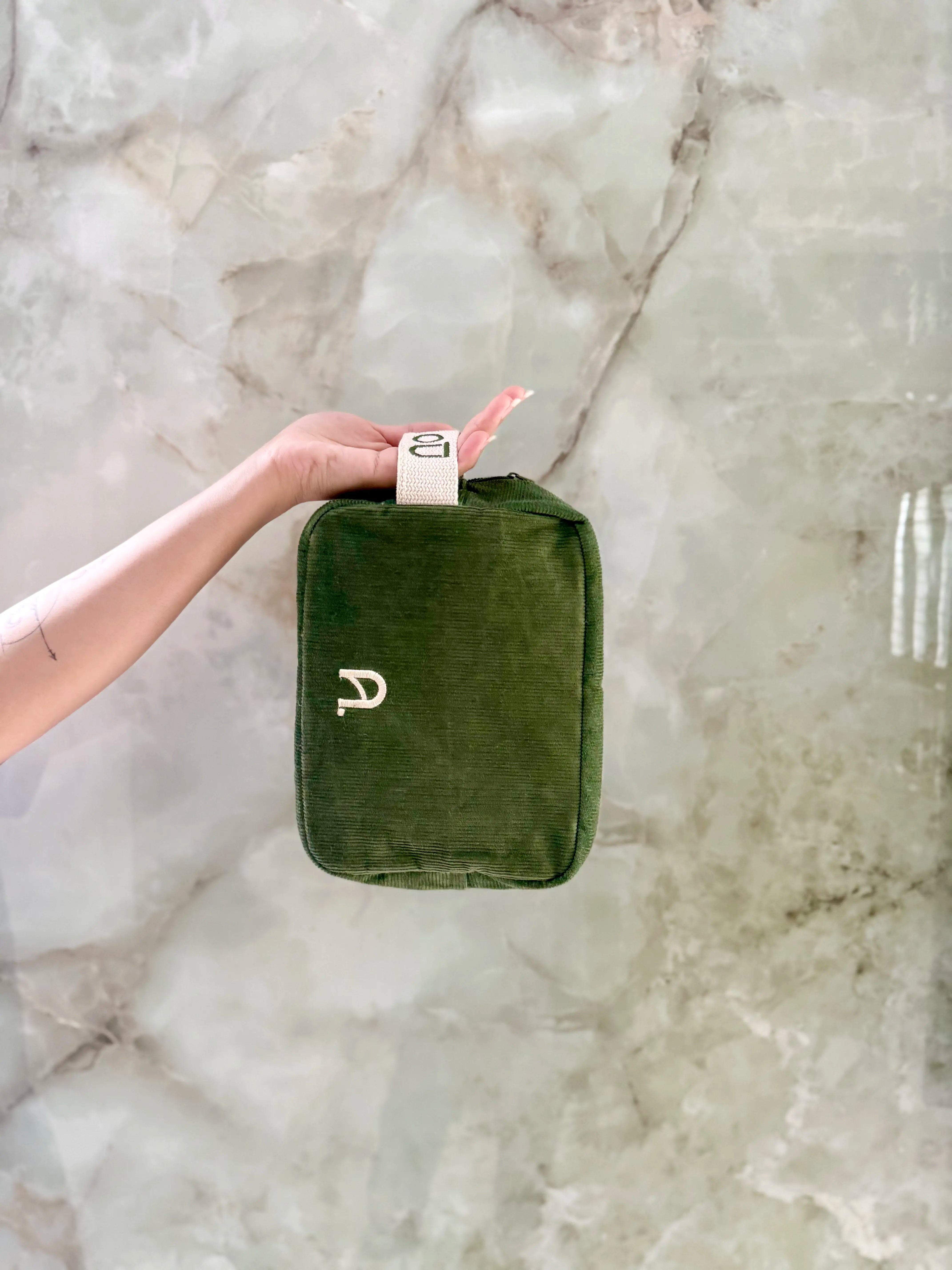 Anoū Carryall